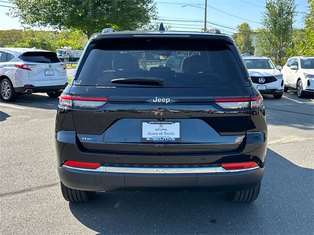 Used 2023 Jeep Grand Cherokee 4WD 4xe image 3