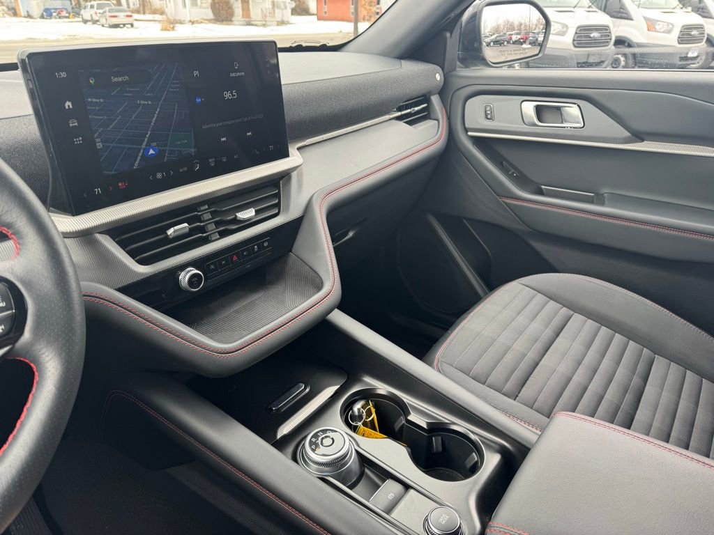 Used 2025 Ford Explorer ST-Line w/ ST-Line Street Pack image 13