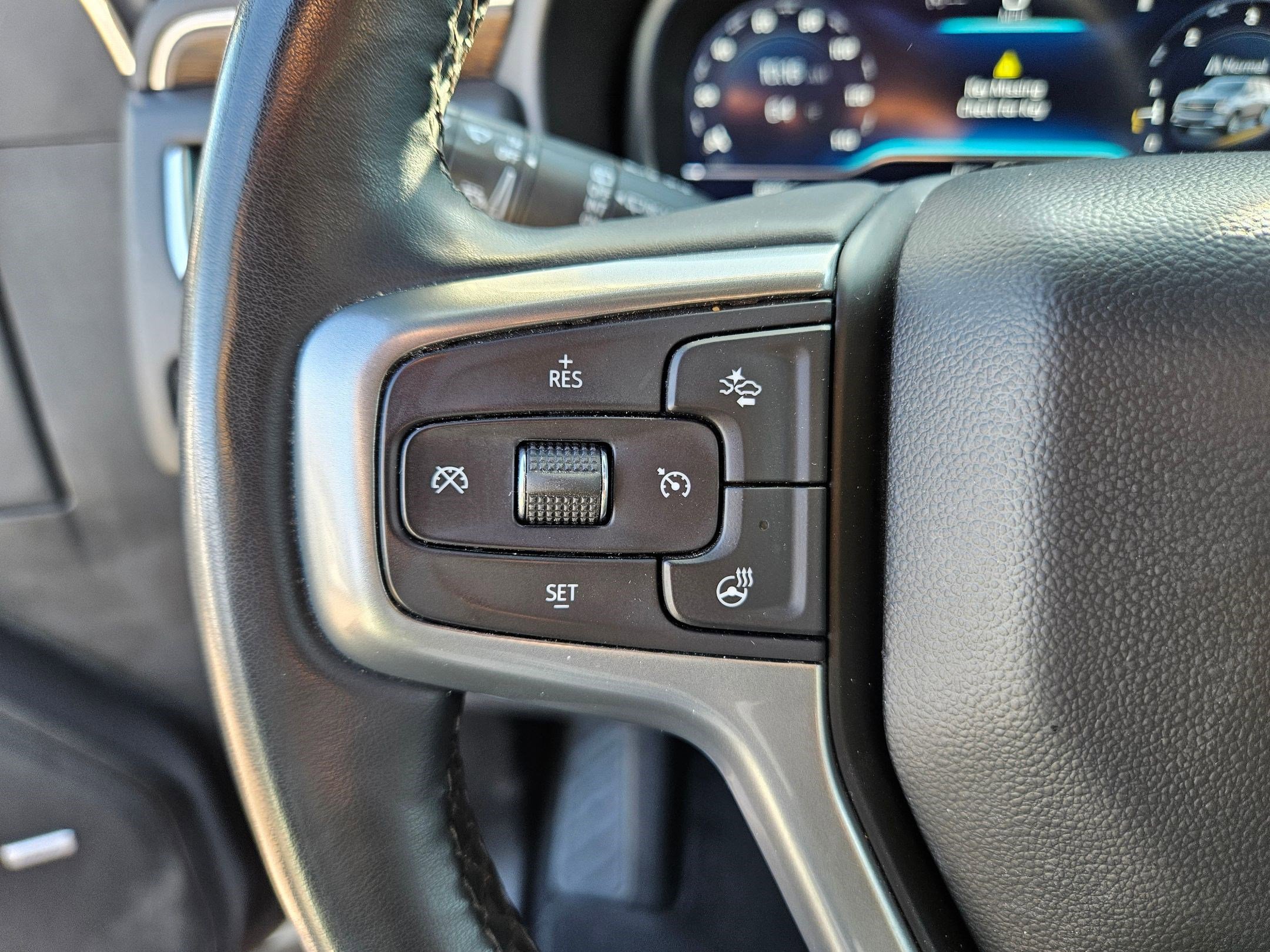 Used 2024 Chevrolet Suburban Premier image 17