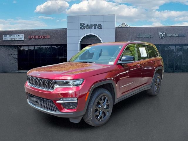 Used 2023 Jeep Grand Cherokee Limited AWD/4WD image 3