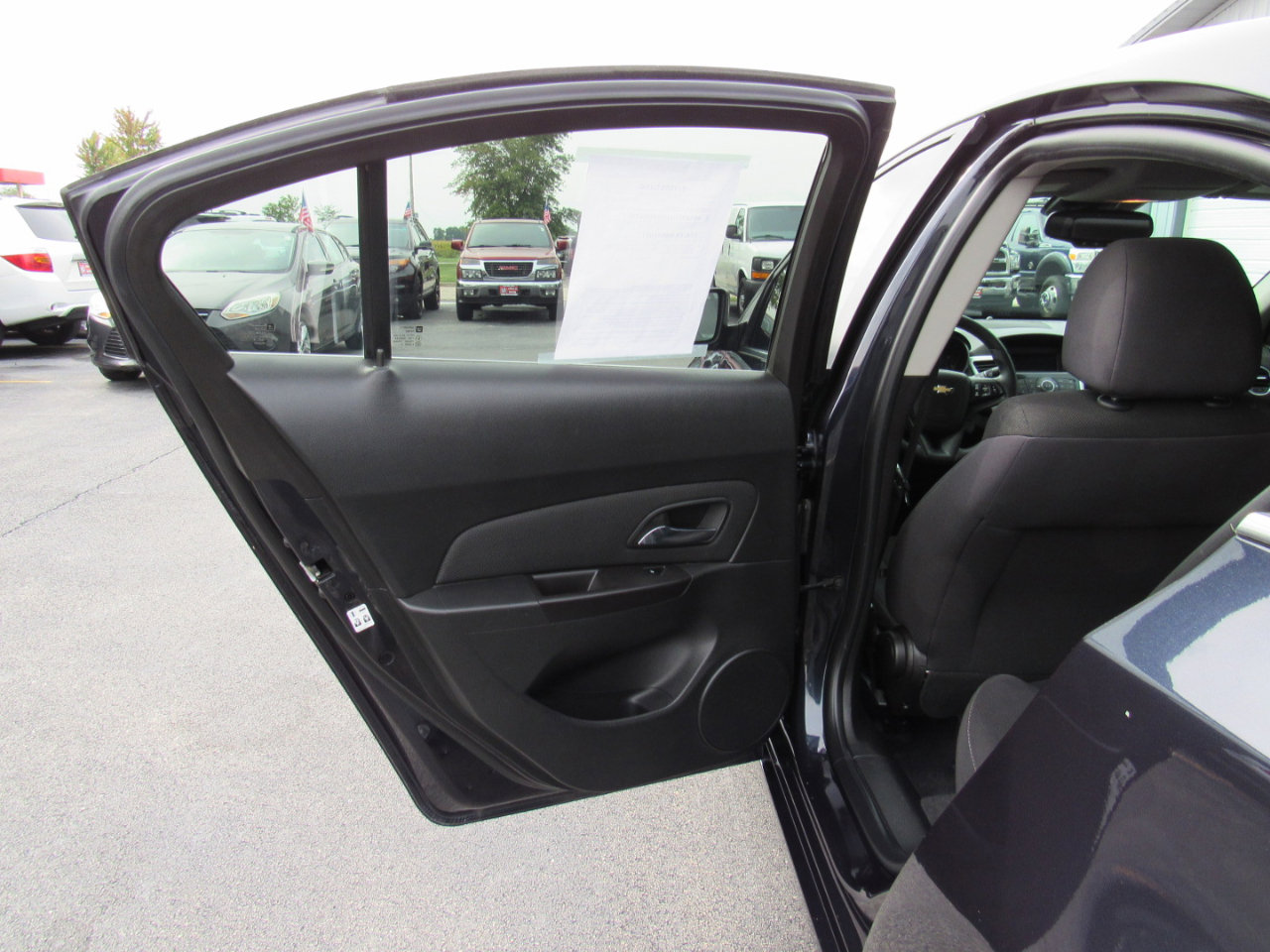 Used 2015 Chevrolet Cruze LT image 29