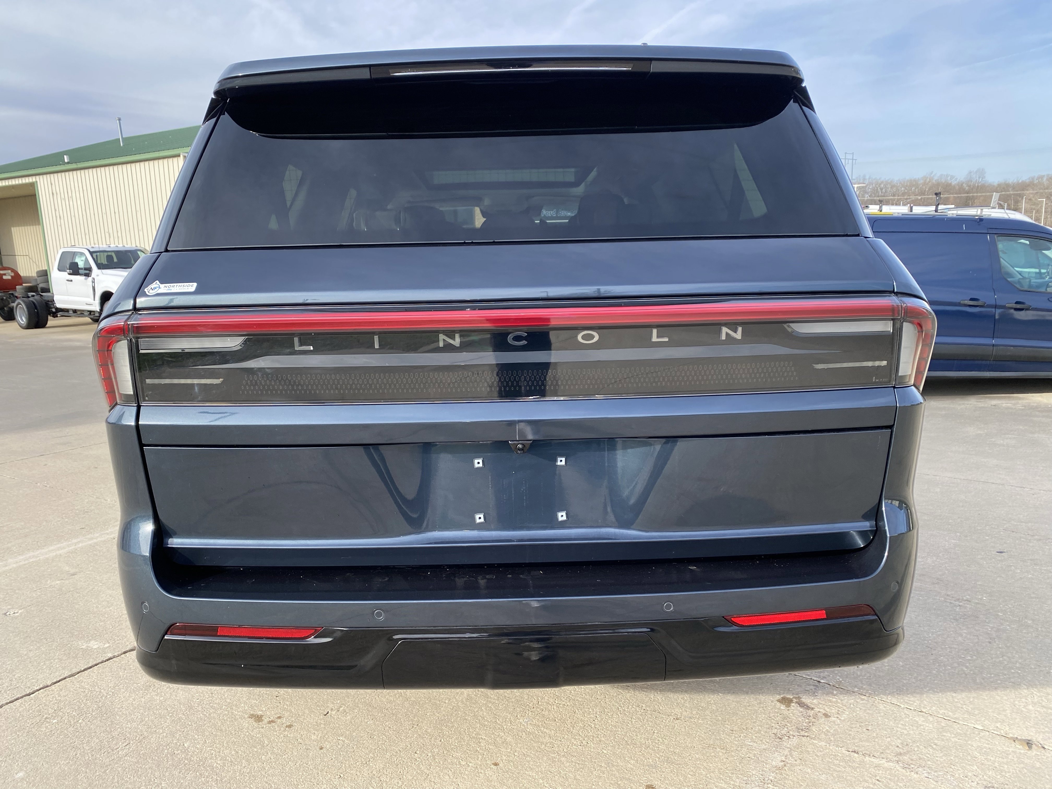 Used 2025 Lincoln Navigator L Reserve image 8