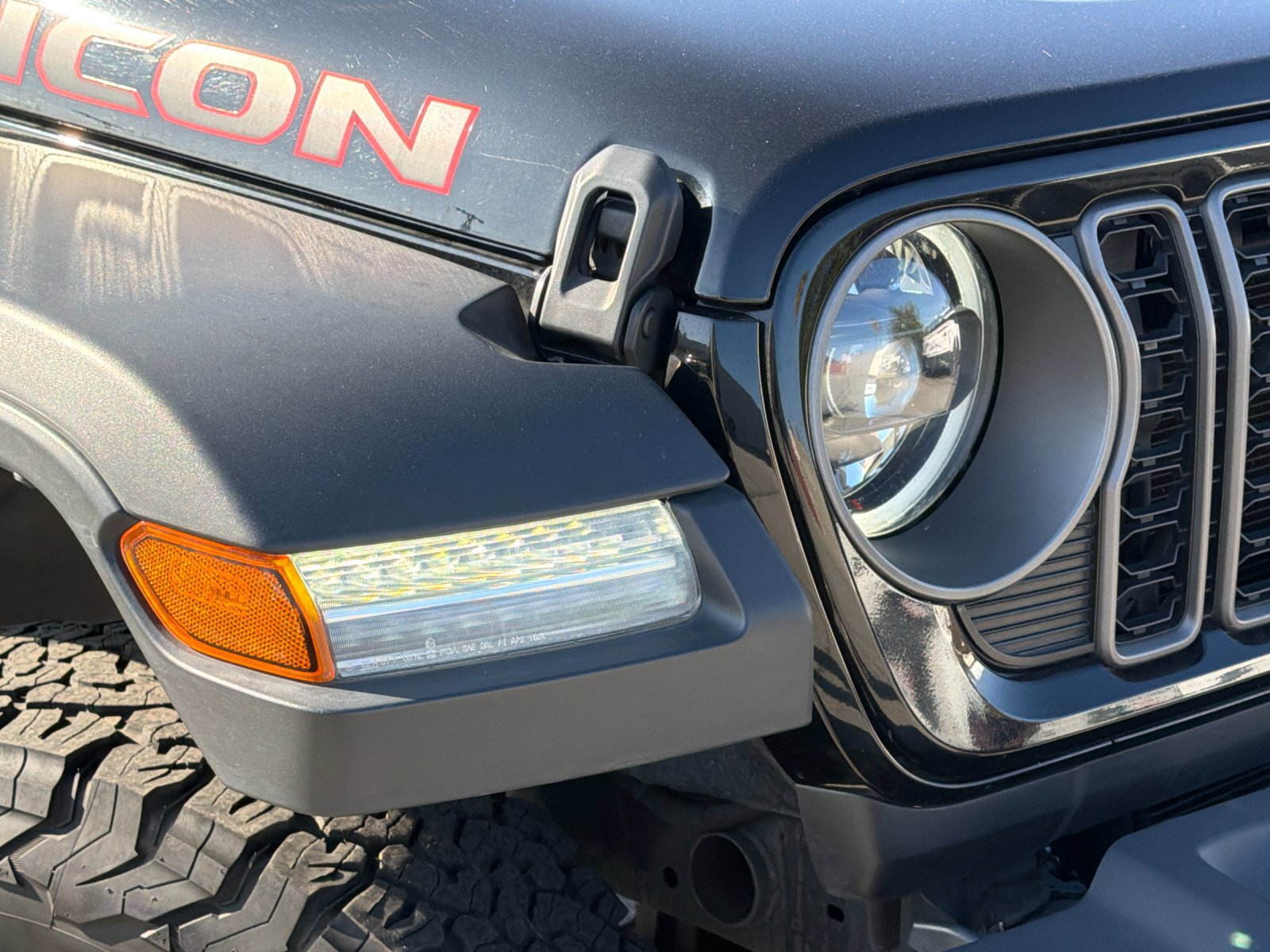 Used 2025 Jeep Wrangler Unlimited Rubicon AWD/4WD image 36