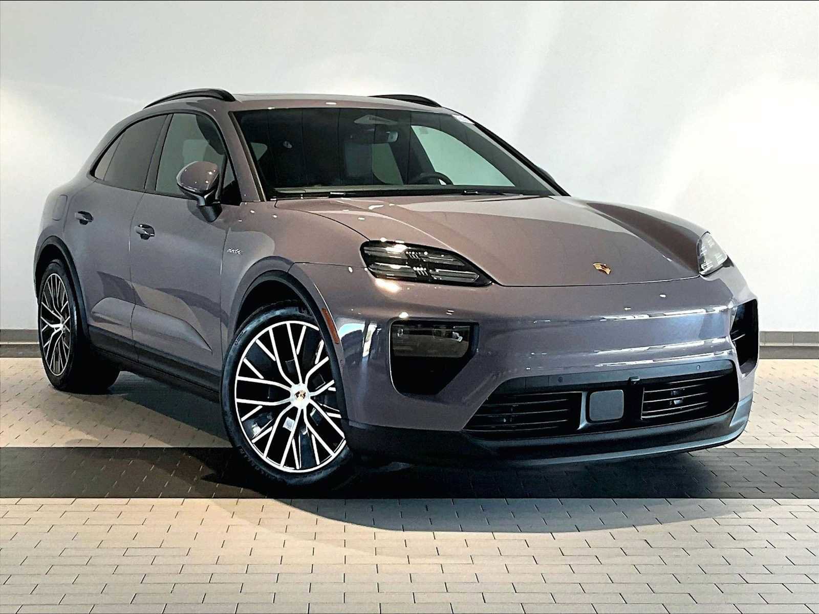 Used 2025 Porsche Macan Electric image 12