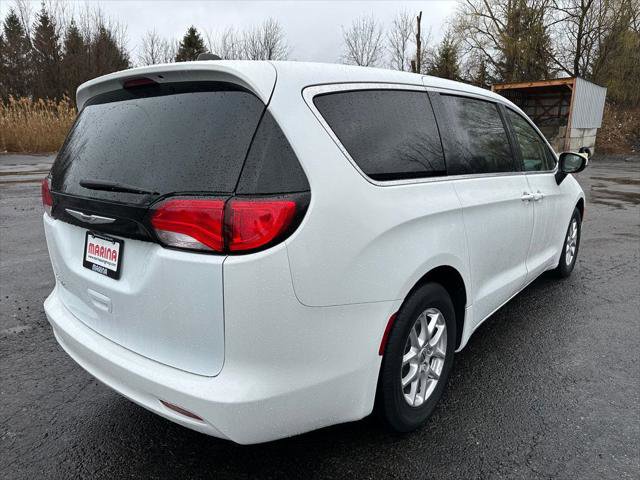 Certified 2022 Chrysler Voyager LX image 14