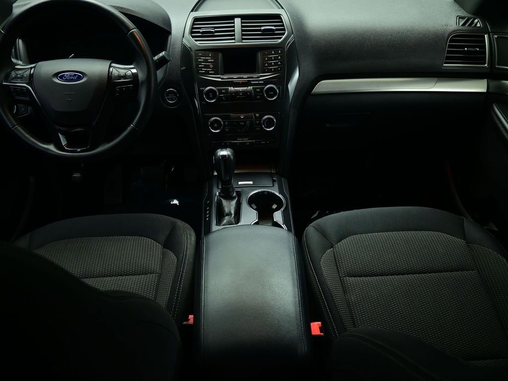 Used 2019 Ford Explorer XLT image 35