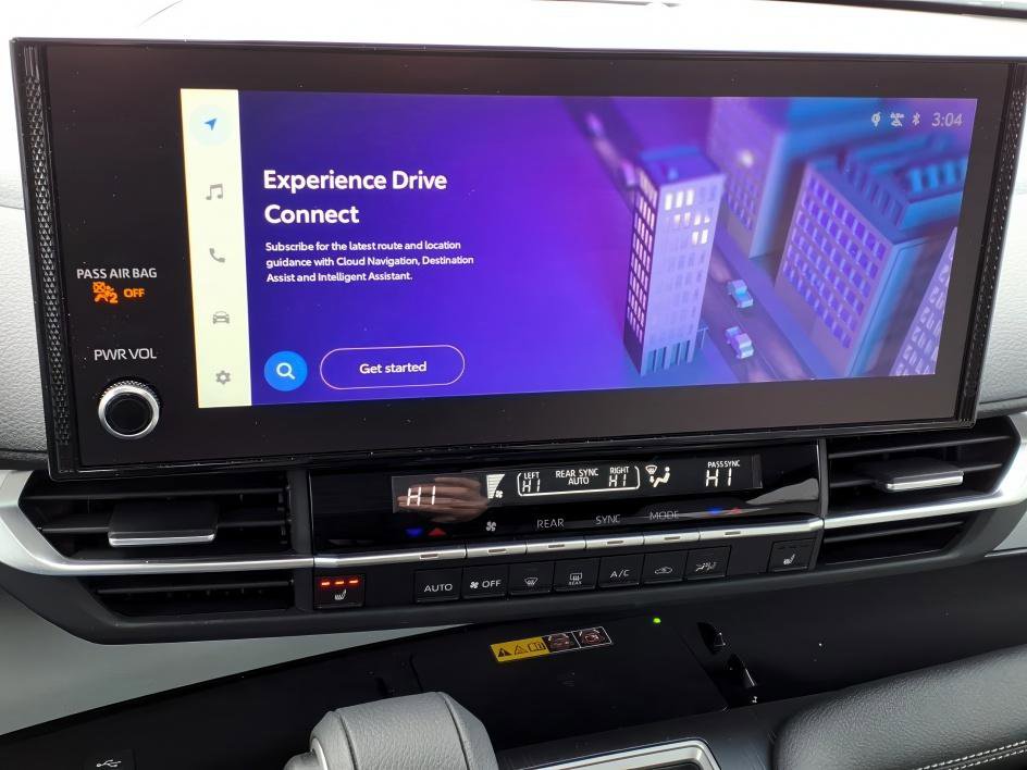 Used 2025 Toyota Sienna XLE image 18