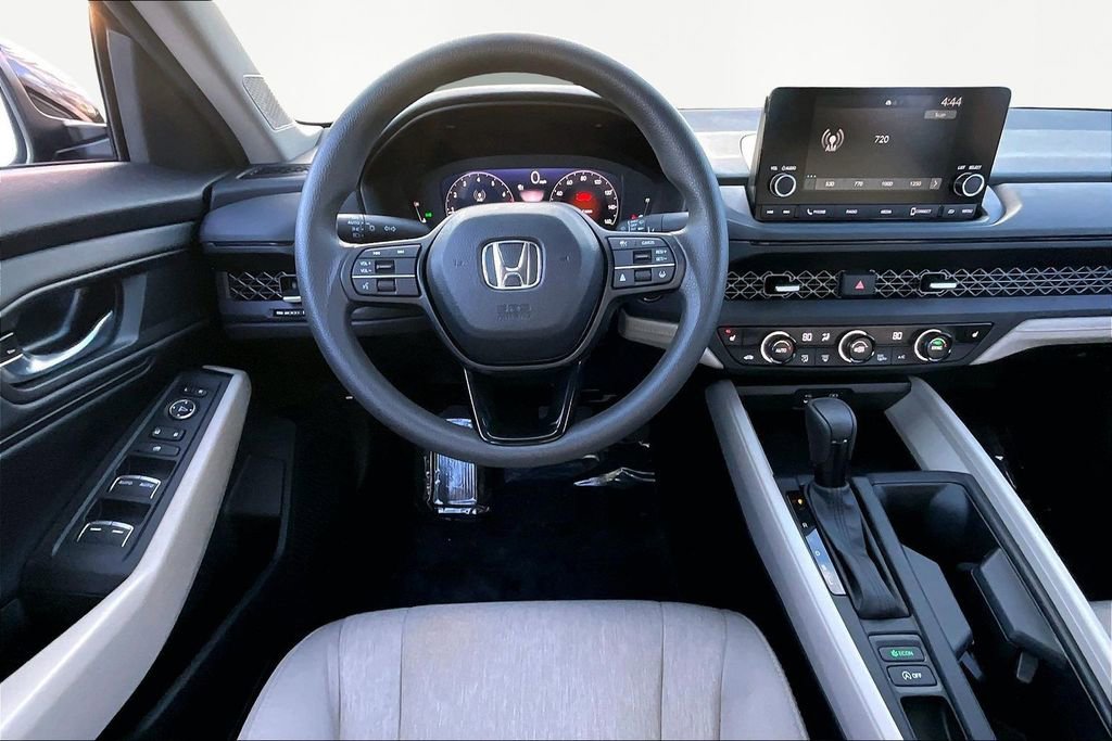 Used 2025 Honda Accord SE image 9