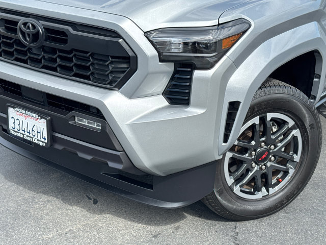 Used 2025 Toyota Tacoma TRD Sport AWD/4WD image 3