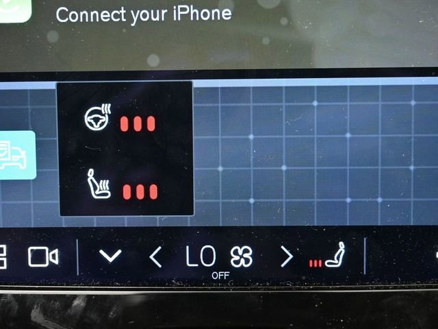 Used 2023 Volvo XC60 B5 Plus w/ Protection Package Premier image 23