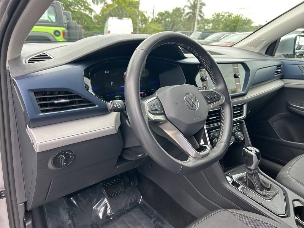 Used 2024 Volkswagen Taos SE FWD image 10