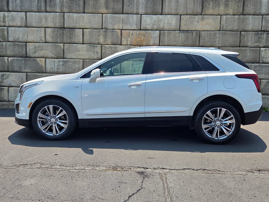Used 2024 Cadillac XT5 Premium Luxury w/ Technology Package AWD/4WD image 2