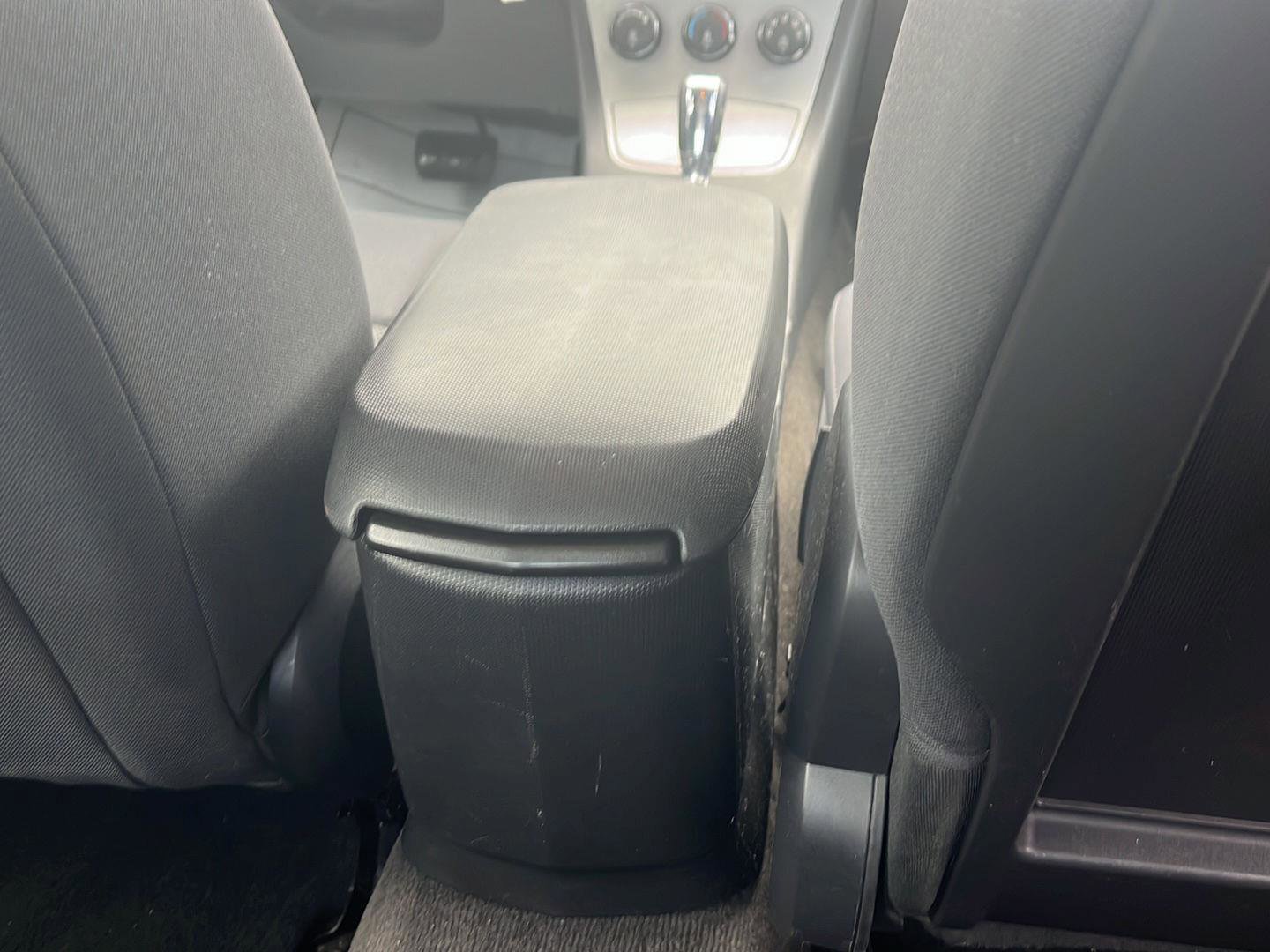 Used 2010 Chrysler Sebring Touring image 24