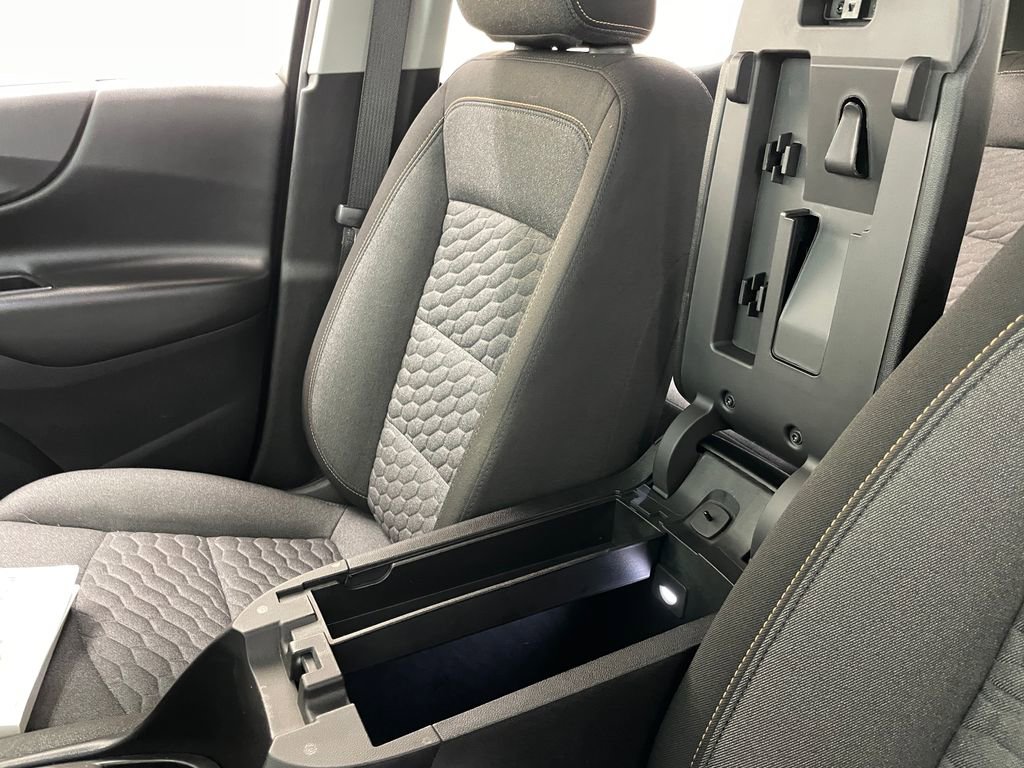 Used 2020 Chevrolet Equinox LT image 32