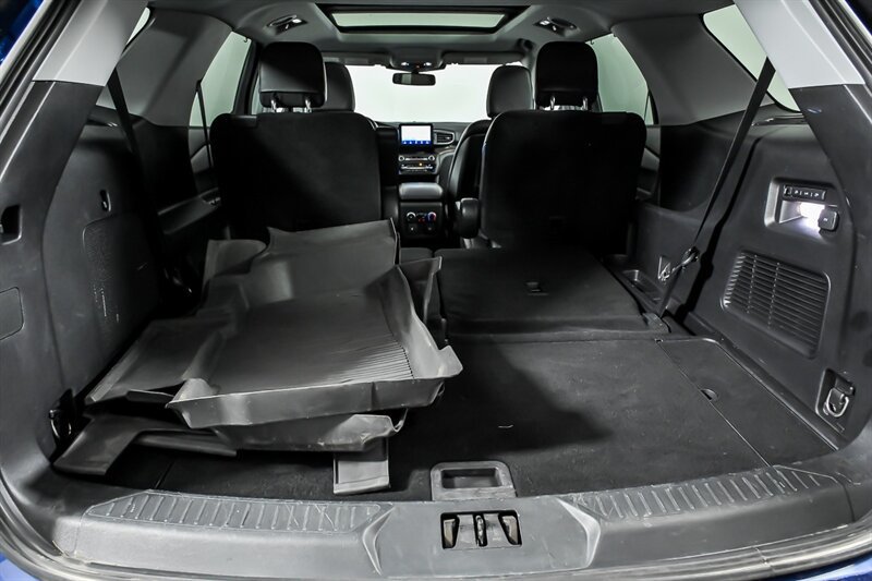 Used 2020 Ford Explorer Limited AWD/4WD image 10