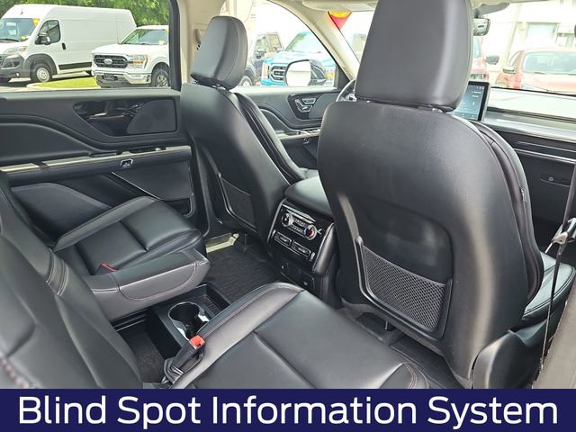 Used 2023 Lincoln Aviator AWD w/ Premium Package image 13