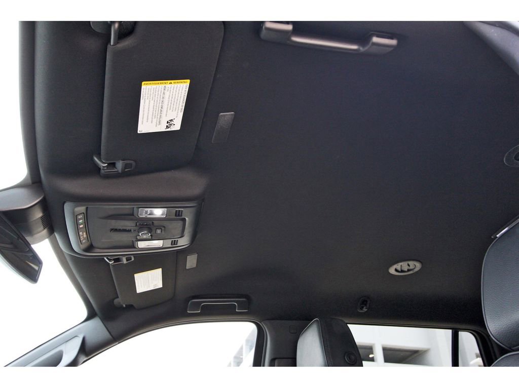 Used 2025 GMC Yukon Denali AWD/4WD image 31