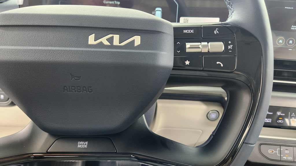 New 2027 Kia Carnival SX w/ Dark Edition Package FWD image 28