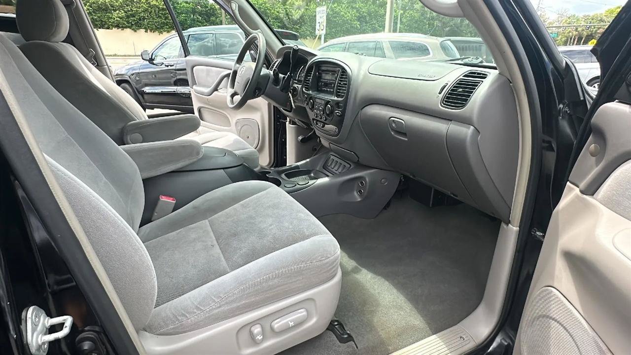 Used 2006 Toyota Sequoia SR5 AWD/4WD image 36