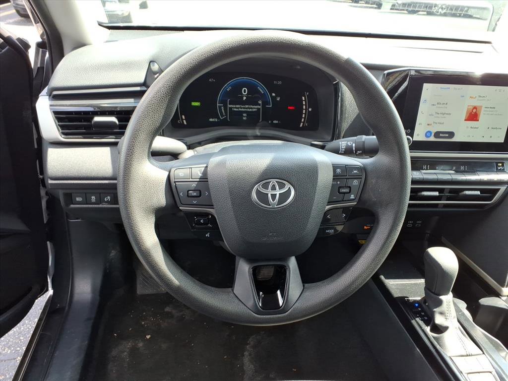 Used 2025 Toyota Camry LE image 8