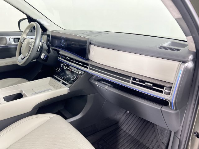Used 2025 Hyundai Santa Fe Calligraphy AWD/4WD image 30