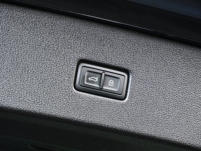 Used 2024 Audi RS Q8 w/ Black Optic Package AWD/4WD image 30
