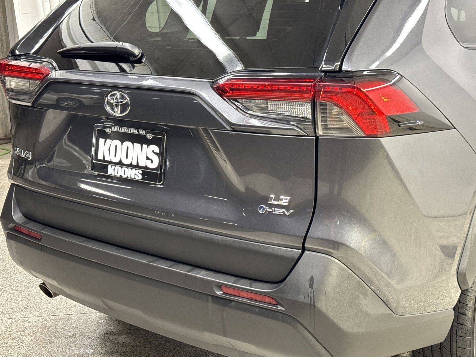 Used 2025 Toyota RAV4 LE AWD/4WD image 38