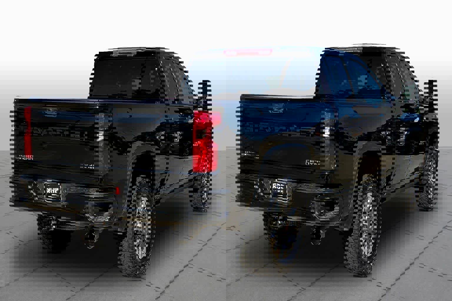 Used 2025 Chevrolet Silverado 2500 Custom w/ Custom Value Package image 13