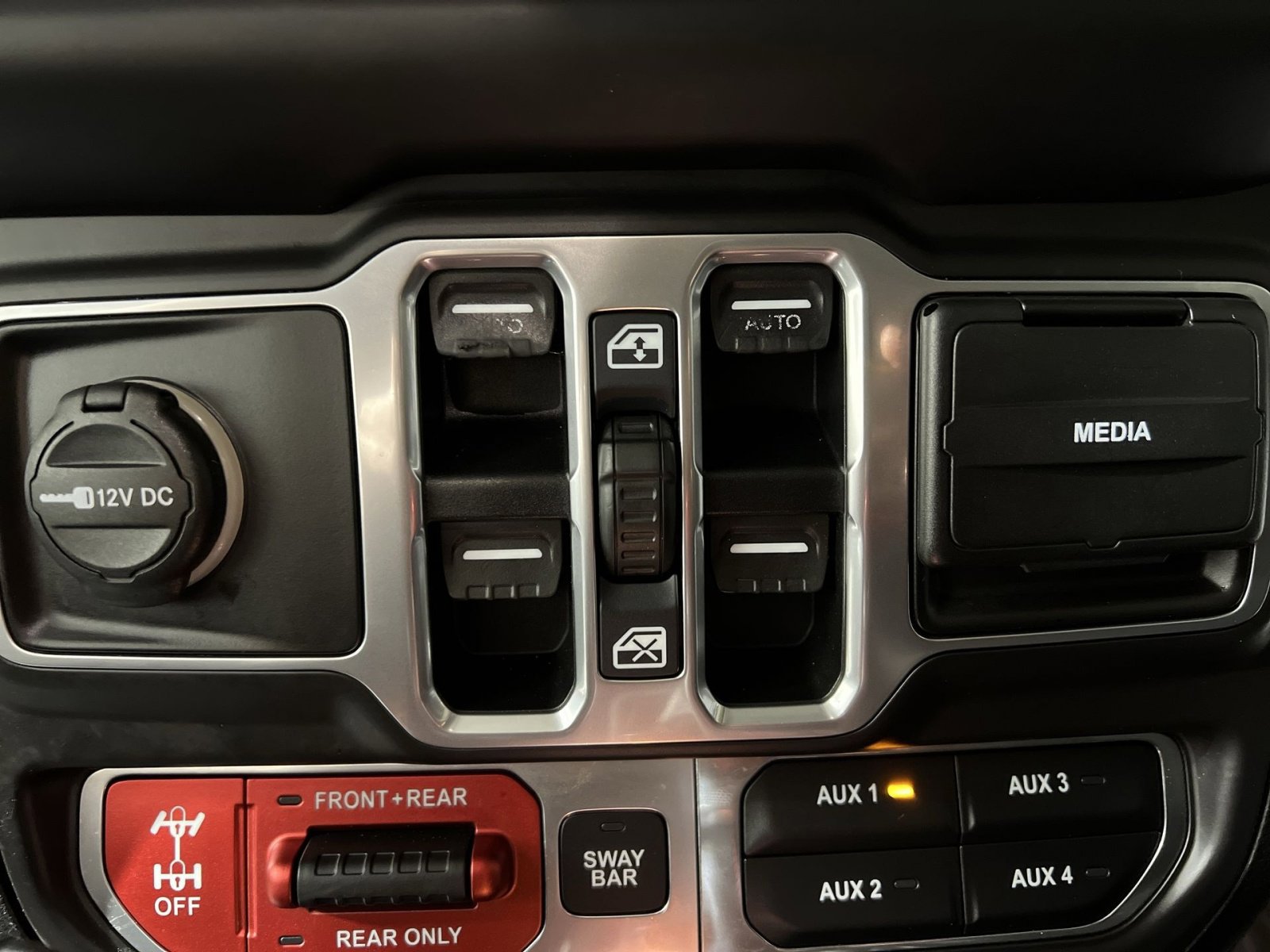 Used 2018 Jeep Wrangler Unlimited Rubicon AWD/4WD image 15