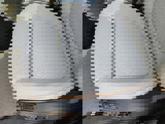 New 2025 Volkswagen ID. Buzz 1st Edition image 23