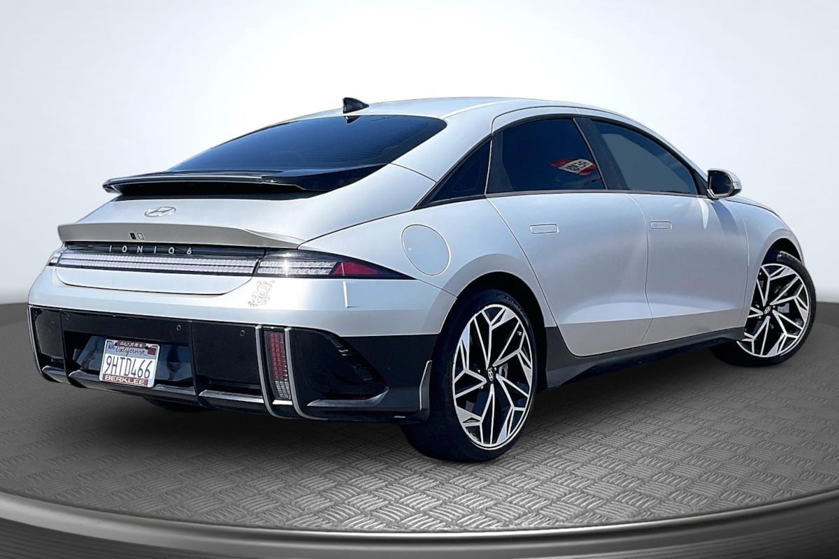 Used 2023 Hyundai Ioniq 6 SEL RWD image 13