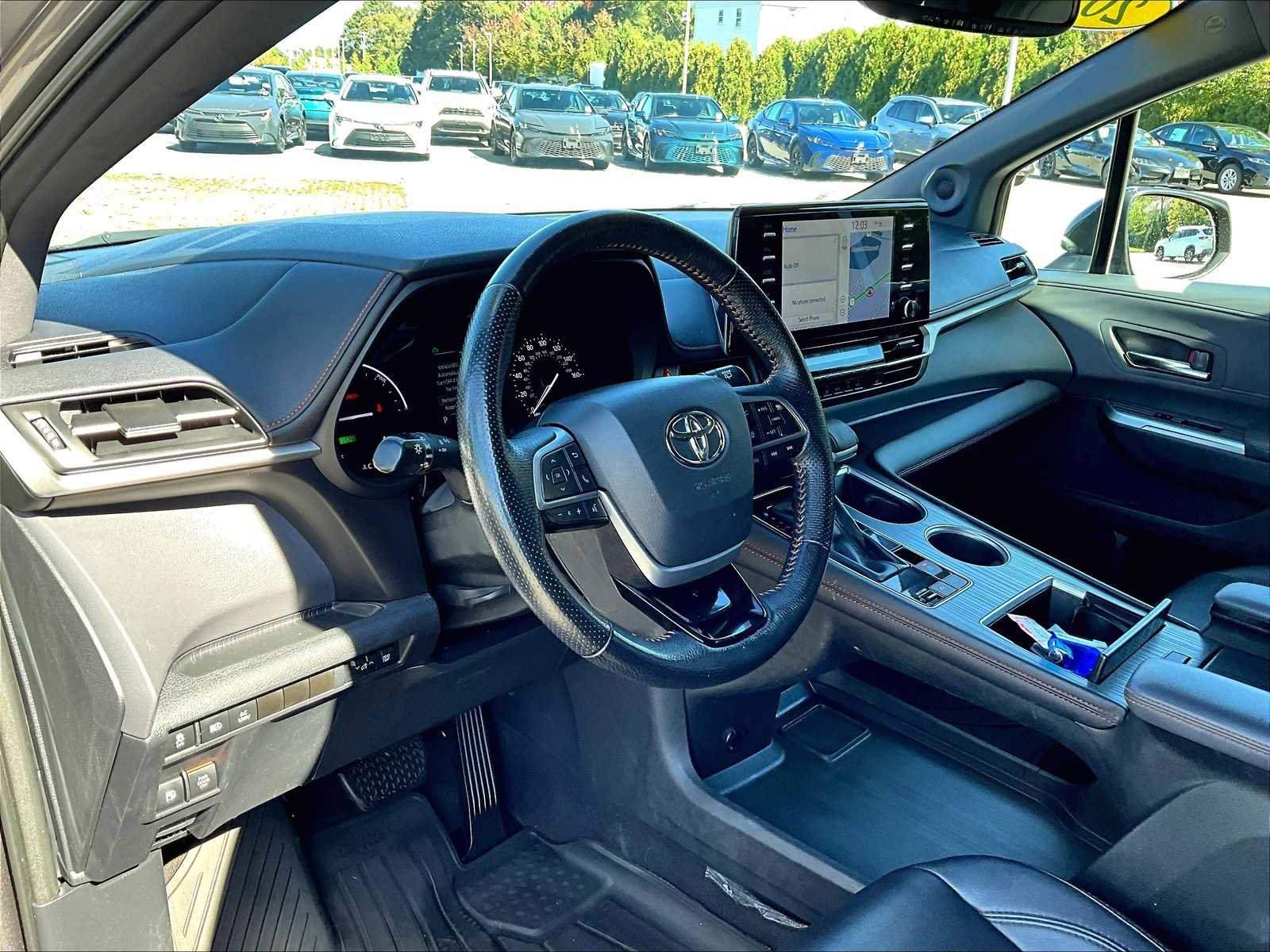 Used 2021 Toyota Sienna XSE image 8