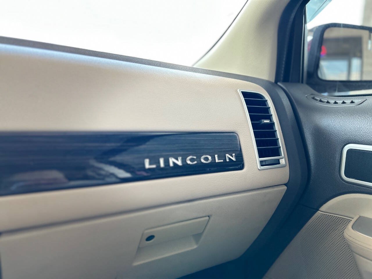 Used 2010 Lincoln MKX 2WD image 61