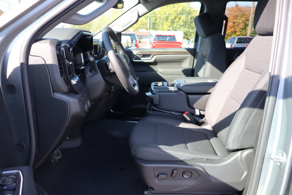 New 2026 Chevrolet Silverado 1500 LT w/ Z71 Off-Road Package AWD/4WD image 6