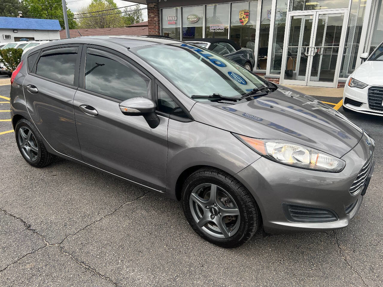Used 2014 Ford Fiesta SE FWD image 4