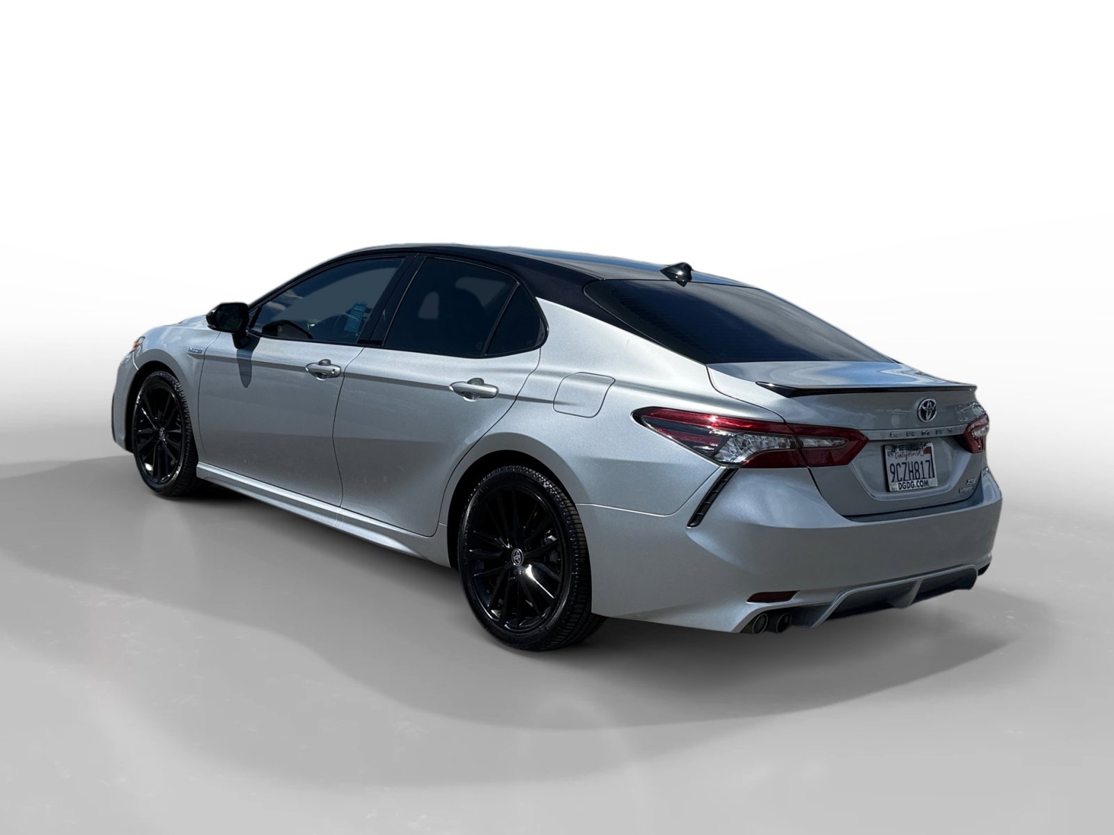 Used 2021 Toyota Camry XSE FWD image 3