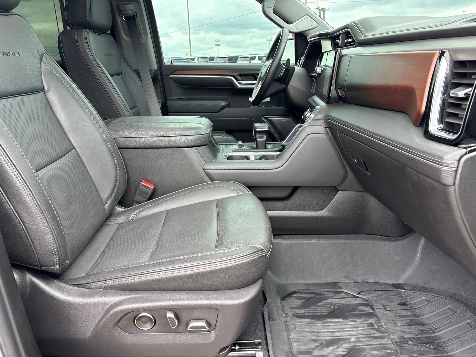 Used 2024 GMC Sierra 1500 Denali w/ Denali Reserve Package AWD/4WD image 21