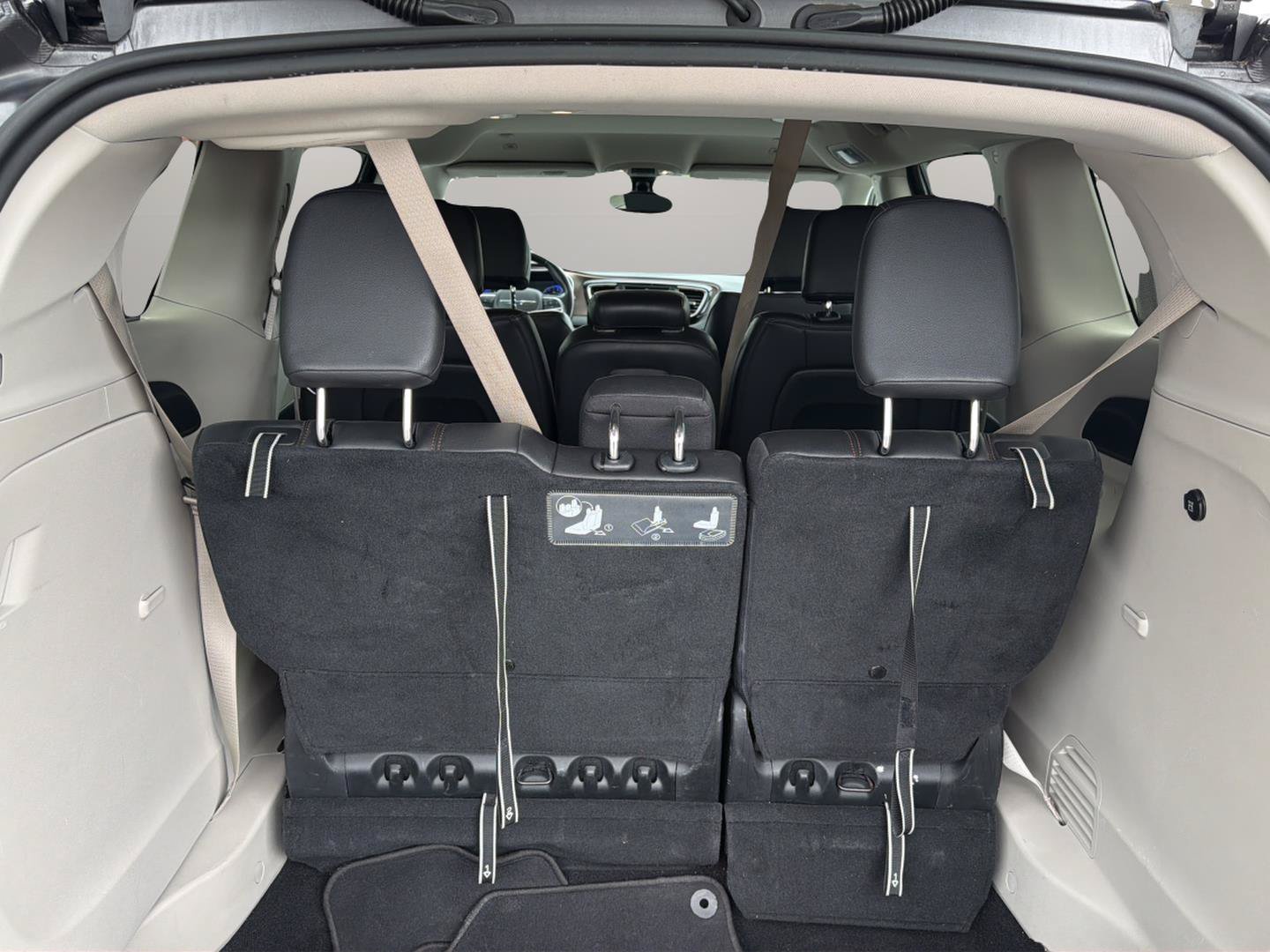 Used 2019 Chrysler Pacifica Touring-L FWD image 25
