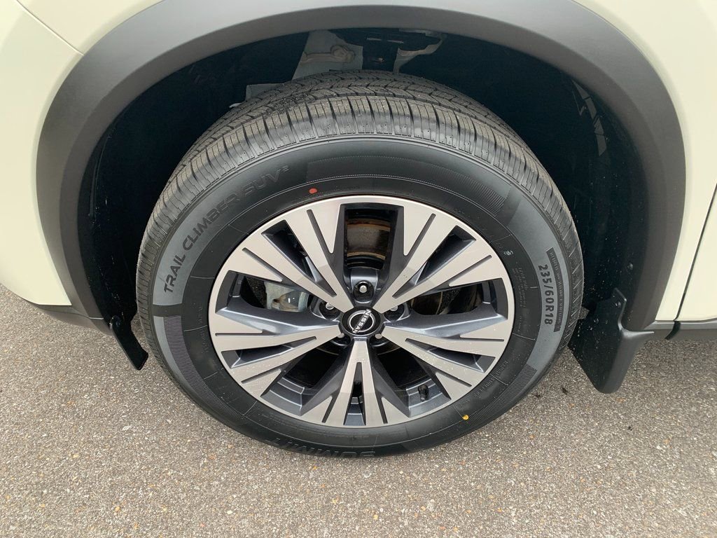 Used 2023 Nissan Rogue SV image 8