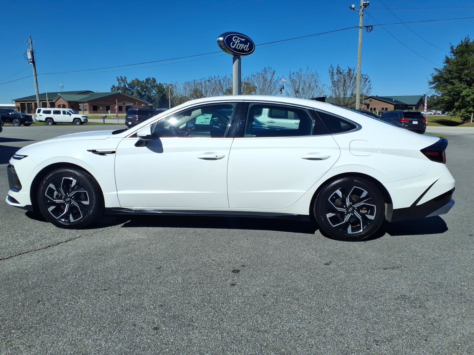 Used 2025 Hyundai Sonata SEL FWD image 5
