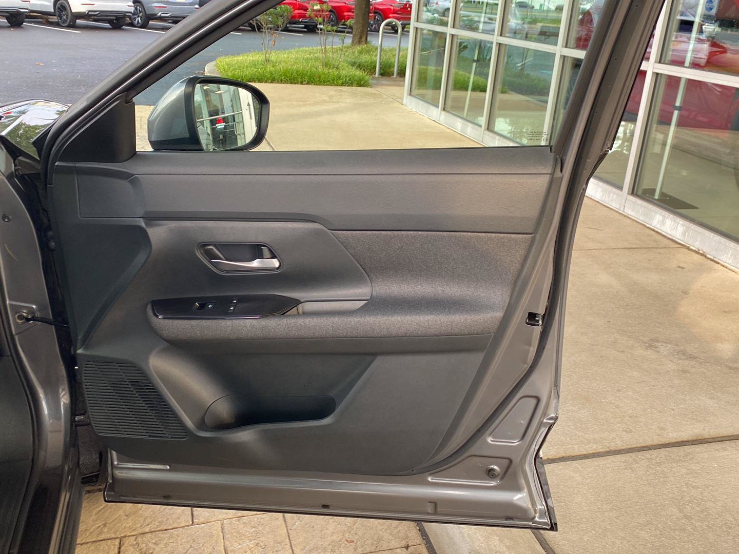 Certified 2025 Nissan Kicks SV AWD/4WD image 22
