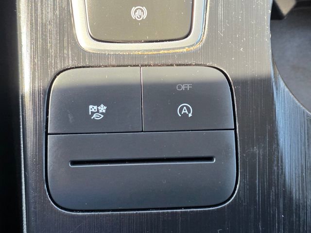 Used 2022 Ford Escape SE w/ SE Sport Appearance Package image 21