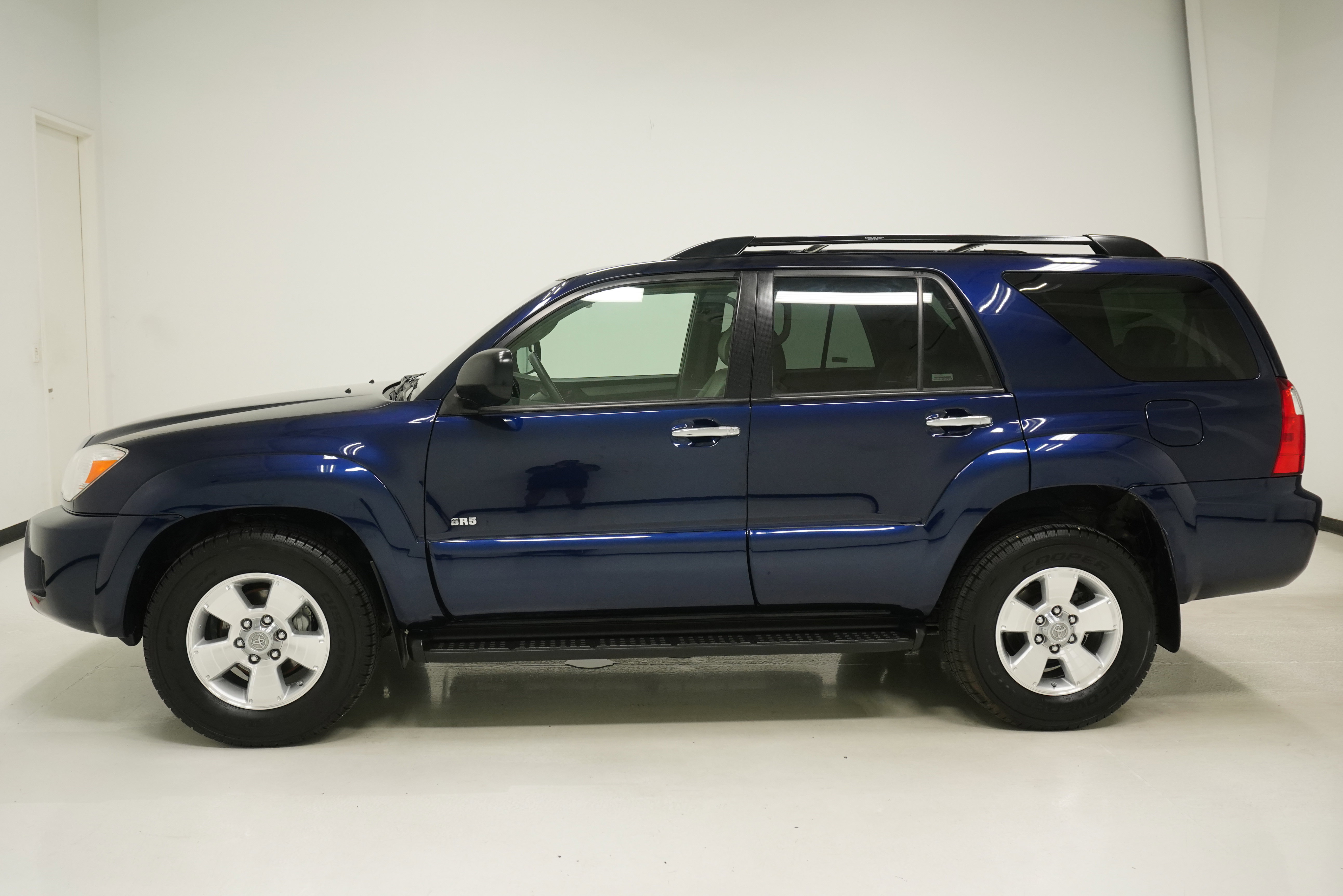 Used 2009 Toyota 4Runner SR5 image 5