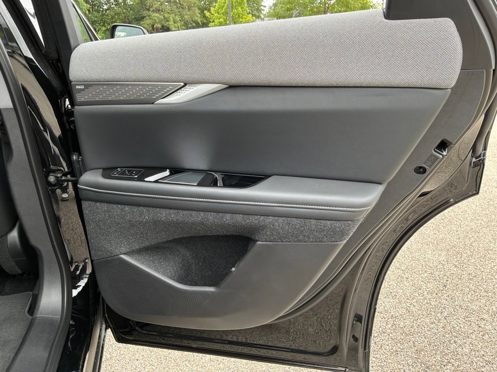 New 2027 Cadillac Optiq Luxury AWD/4WD image 38