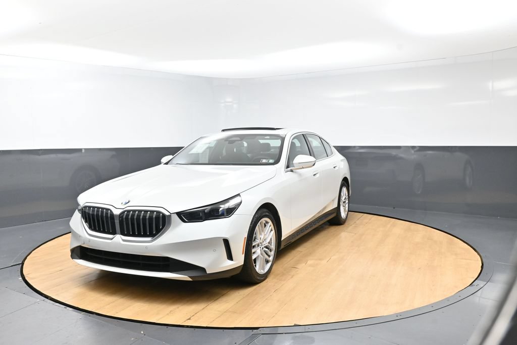 Used 2025 BMW 530i RWD image 3