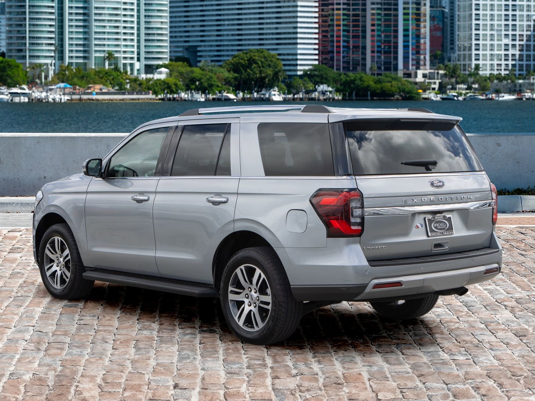 Used 2024 Ford Expedition Limited image 7