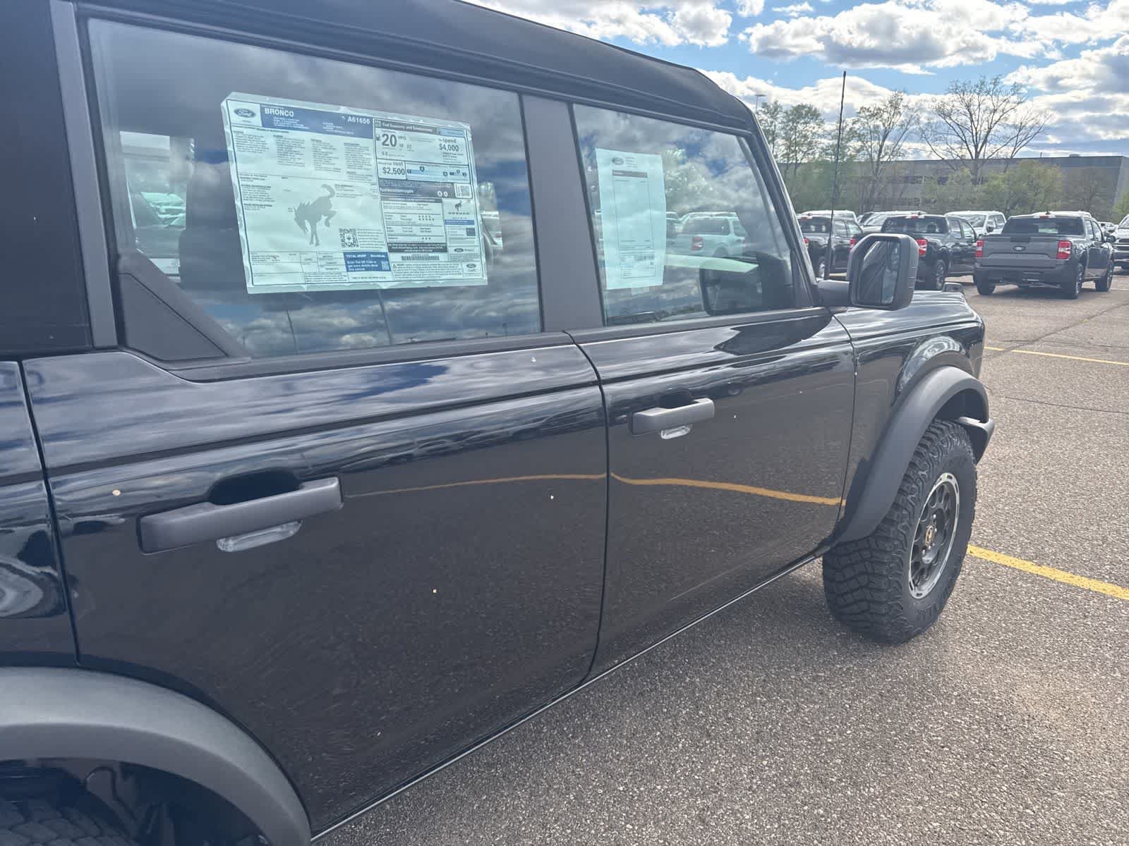New 2026 Ford Bronco 4-Door AWD/4WD image 13