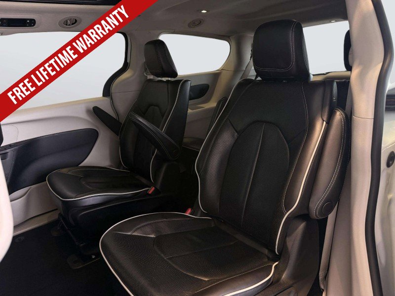 Used 2023 Chrysler Pacifica Limited FWD image 36