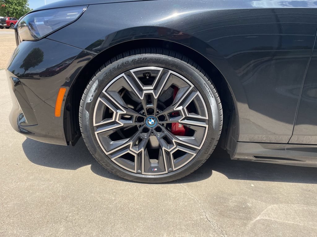 Used 2025 BMW i5 xDrive40 w/ M Sport Package AWD/4WD image 15