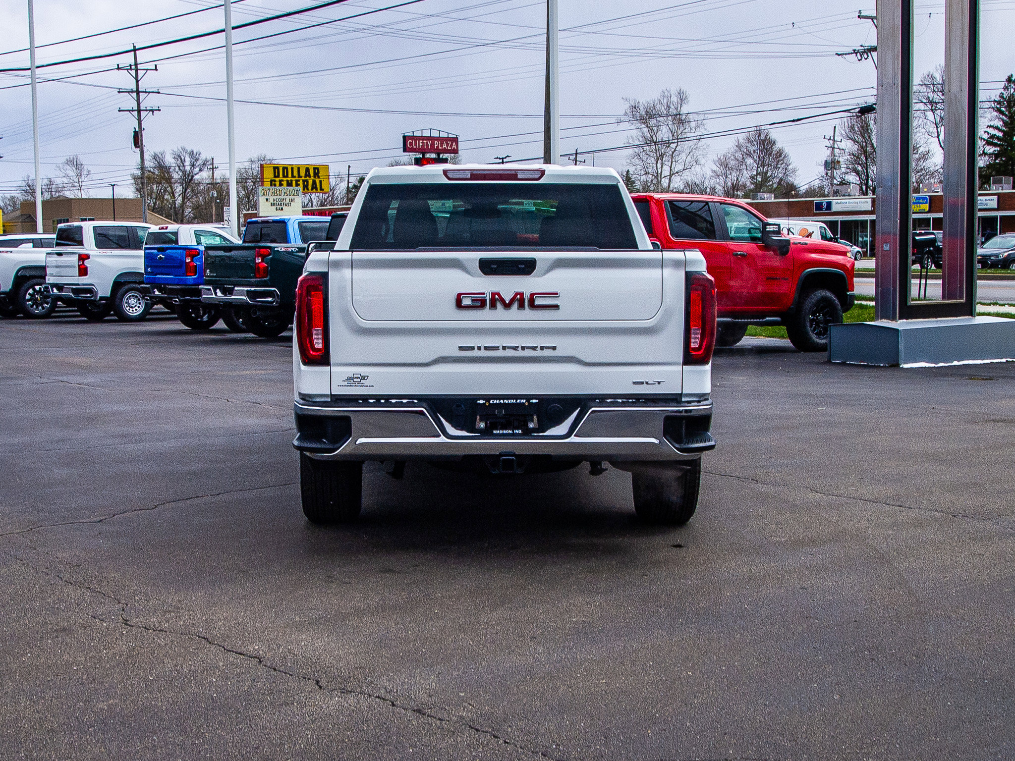 Used 2025 GMC Sierra 1500 SLT image 6